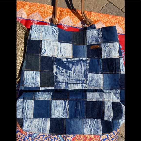 SOLD-New Jean EX Weekend Tote - Picture 15 of 15